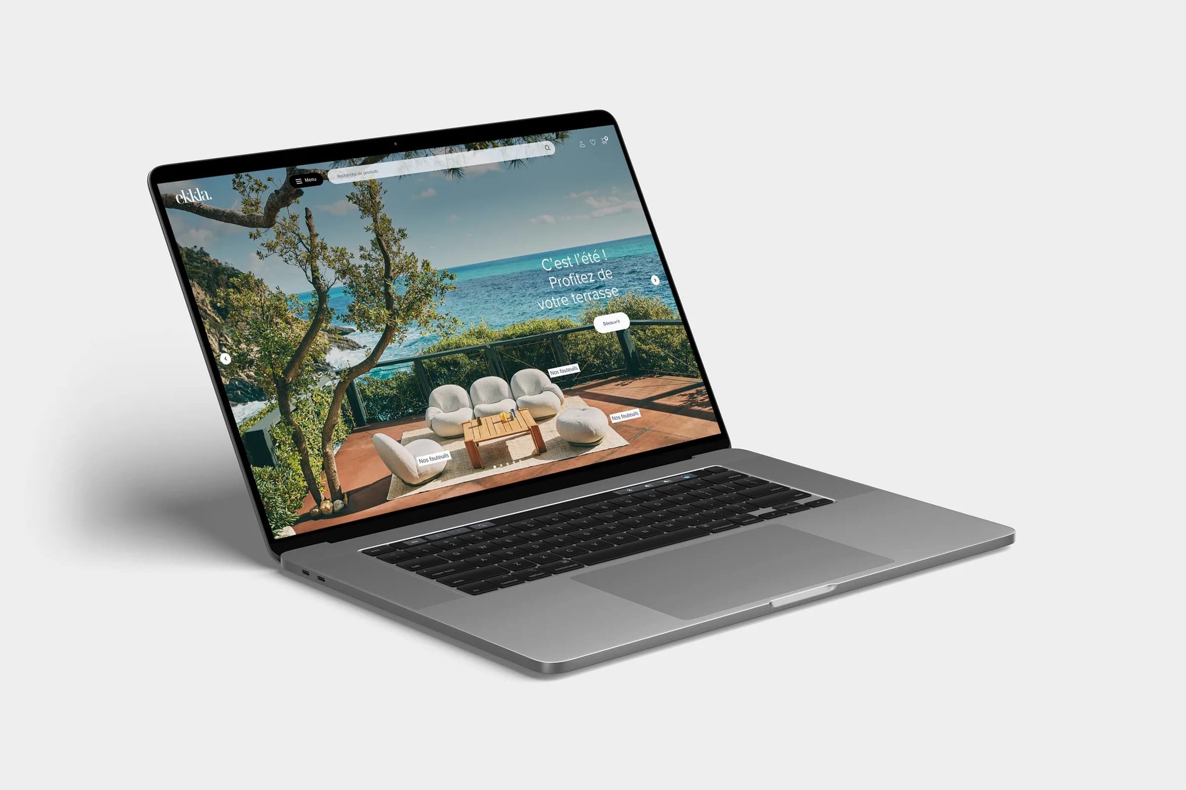Site e-commerce ekkla.ch — mockup laptop.